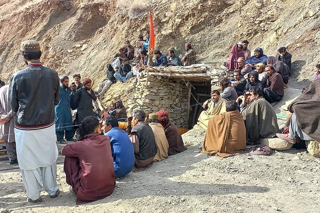 Gunmen Kill at Least 20 Miners in Pakistan’s Balochistan Province