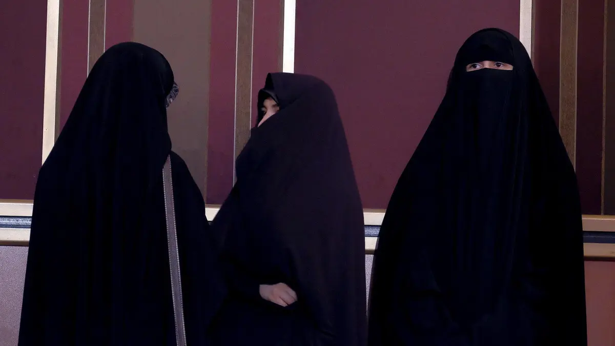 بے حجاب خواتین