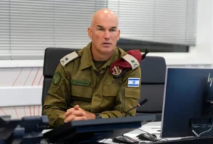Israel Commander